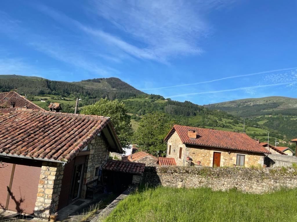 Apartamentos Rurales La Casa Vieja De Alceda Eksteriør billede