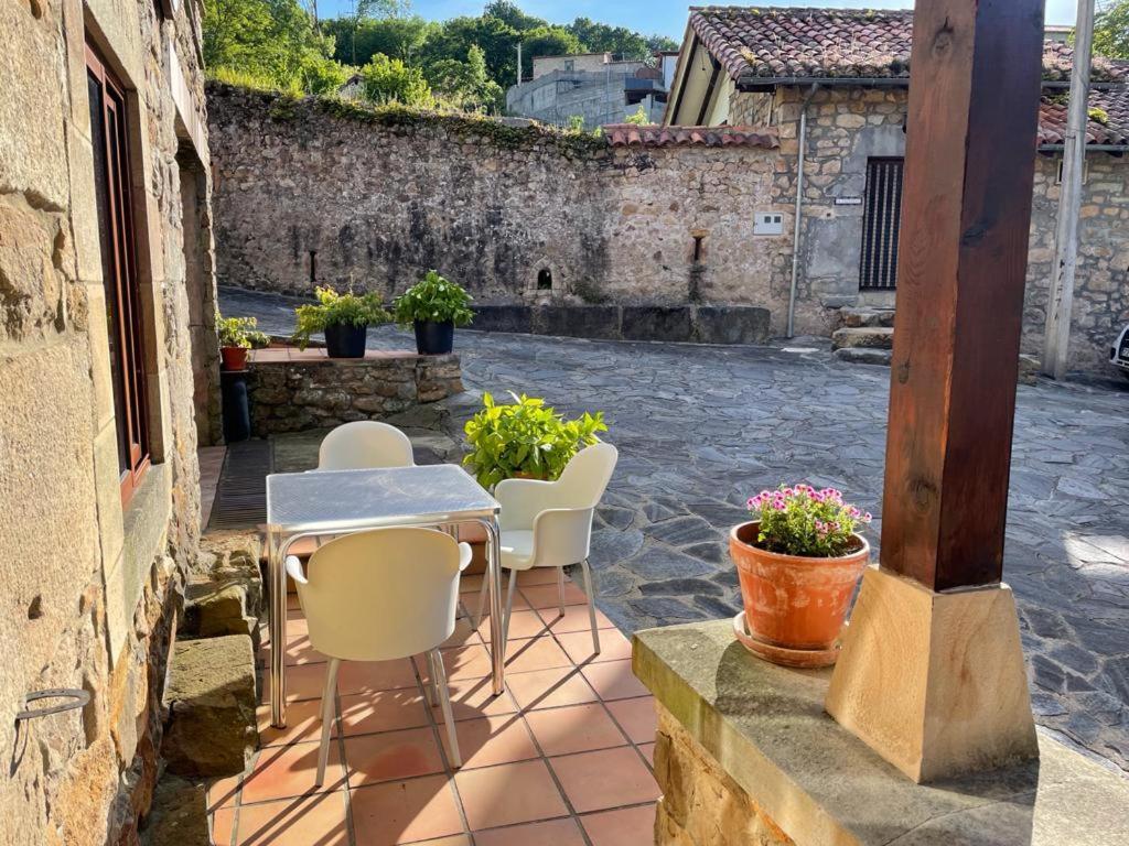 Apartamentos Rurales La Casa Vieja De Alceda Eksteriør billede