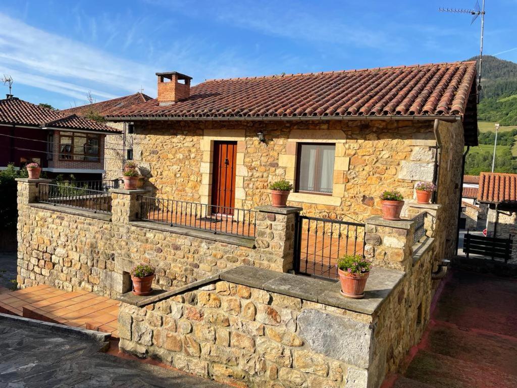 Apartamentos Rurales La Casa Vieja De Alceda Eksteriør billede