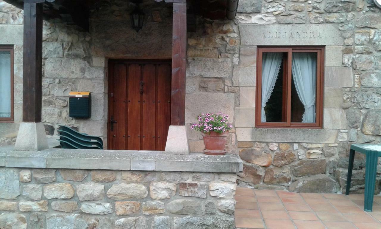 Apartamentos Rurales La Casa Vieja De Alceda Eksteriør billede