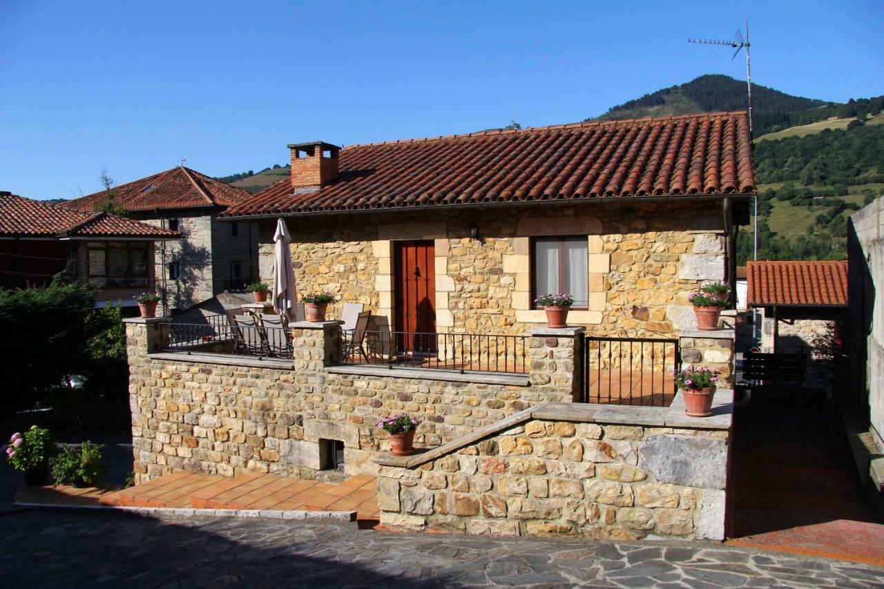Apartamentos Rurales La Casa Vieja De Alceda Eksteriør billede